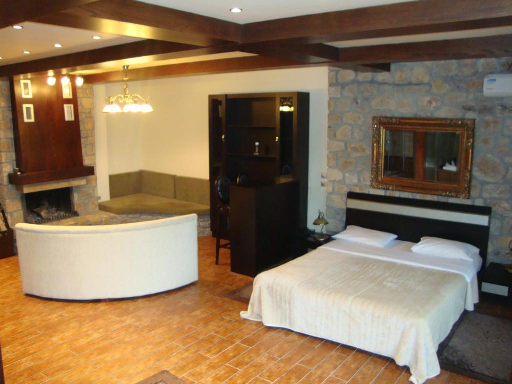 Nymfes Hotel Káto Loutrákion Quarto foto